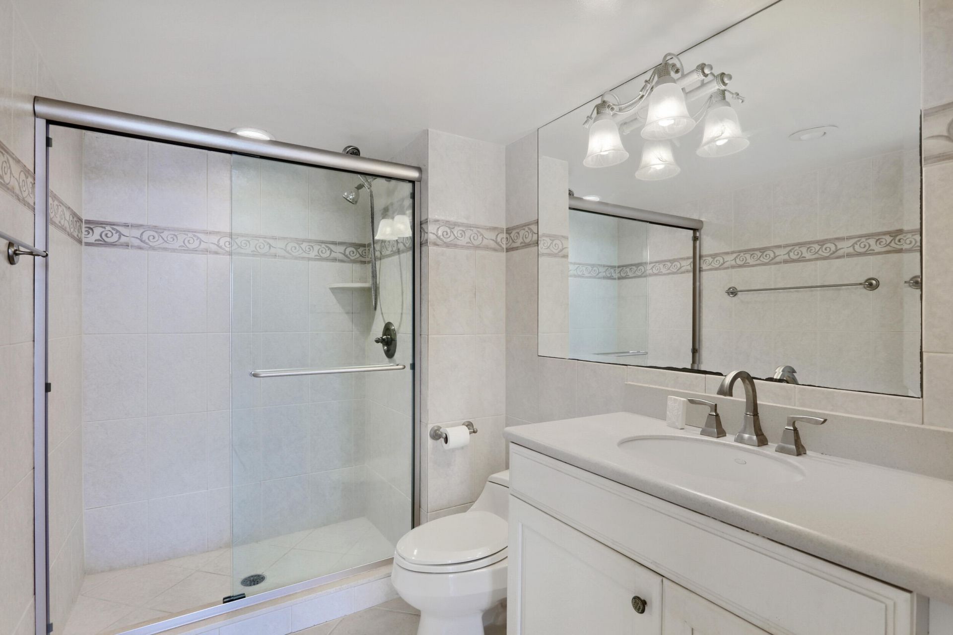 5420 N Ocean Drive, Unit 2404, Singer Island, FL 33404 Photo