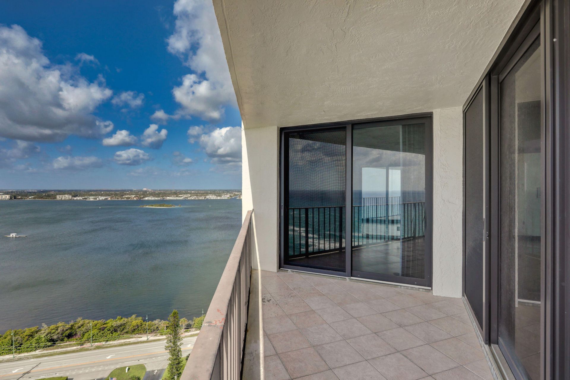 5420 N Ocean Drive, Unit 2404, Singer Island, FL 33404 Photo