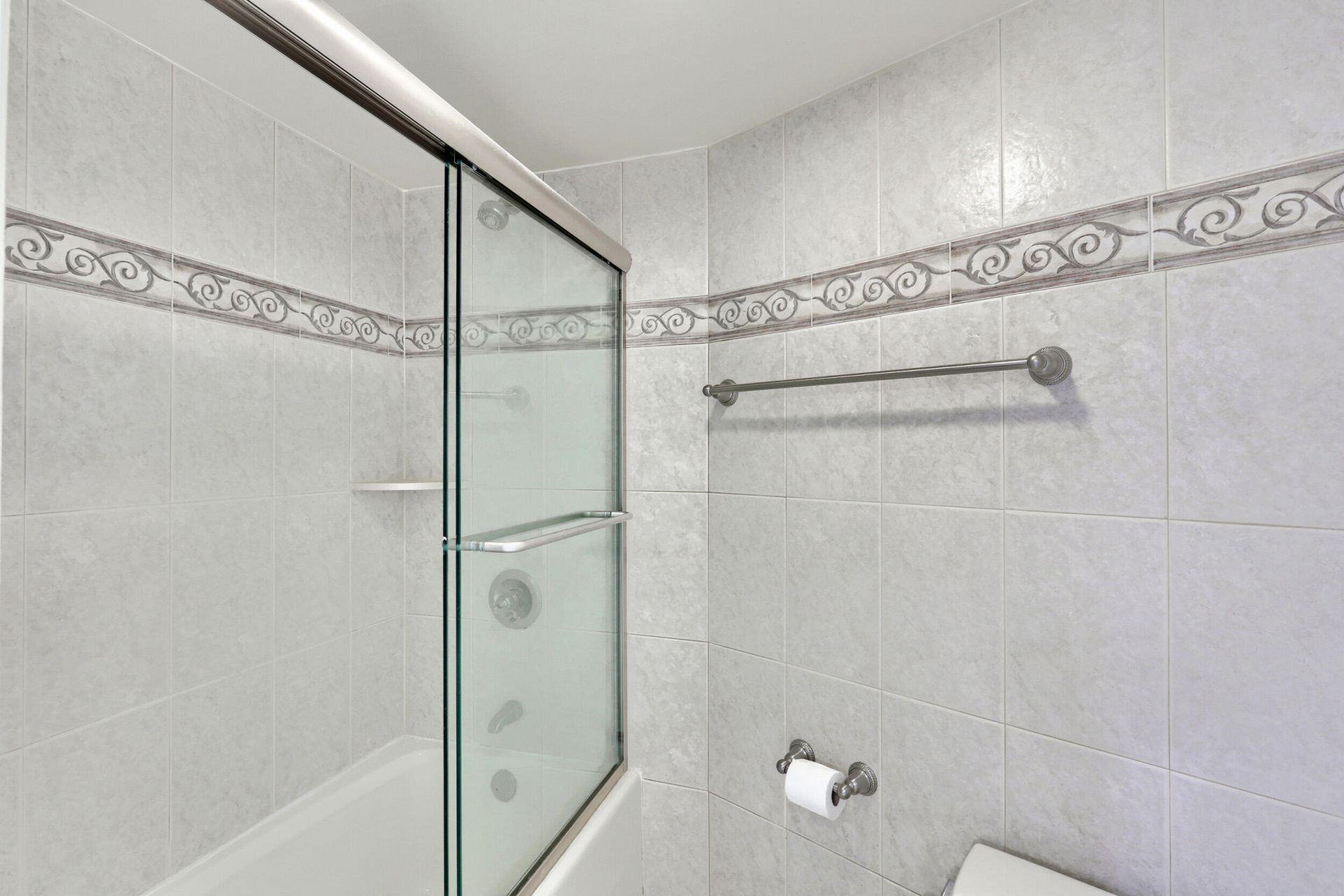 5420 N Ocean Drive, Unit 2404, Singer Island, FL 33404 Photo