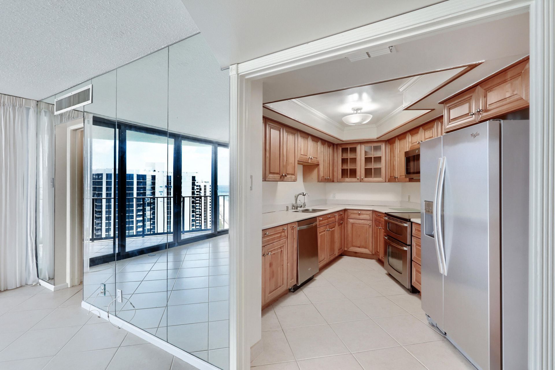 5420 N Ocean Drive, Unit 2404, Singer Island, FL 33404 Photo