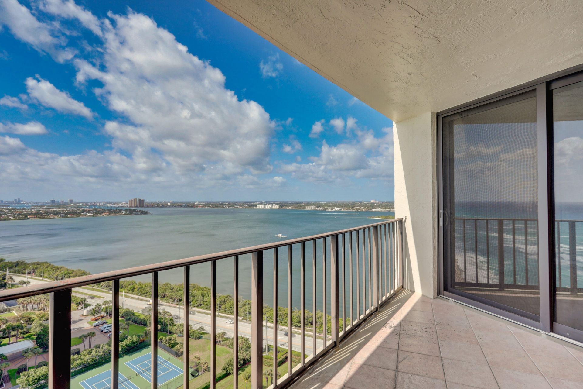5420 N Ocean Drive, Unit 2404, Singer Island, FL 33404 Photo