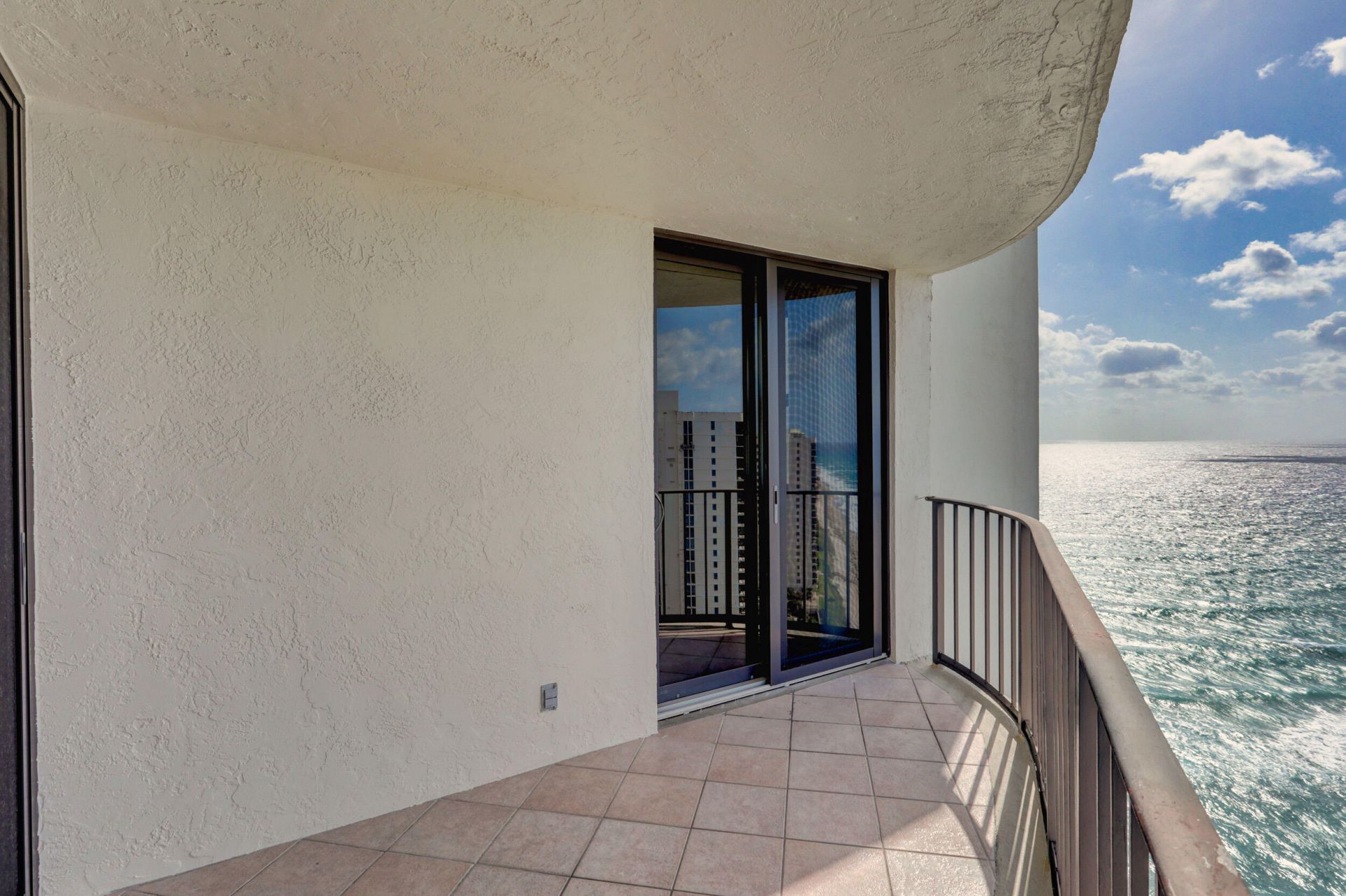 5420 N Ocean Drive, Unit 2404, Singer Island, FL 33404 Photo
