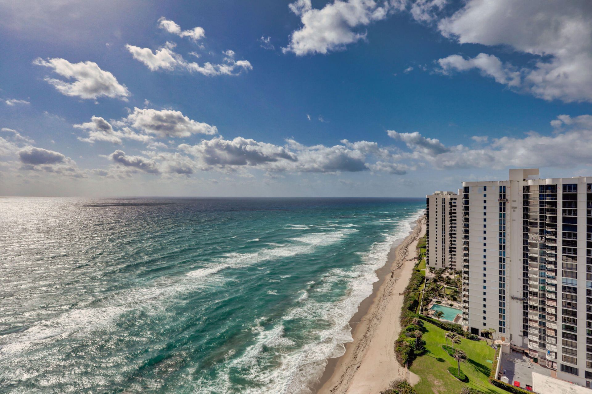 5420 N Ocean Drive, Unit 2404, Singer Island, FL 33404 Photo