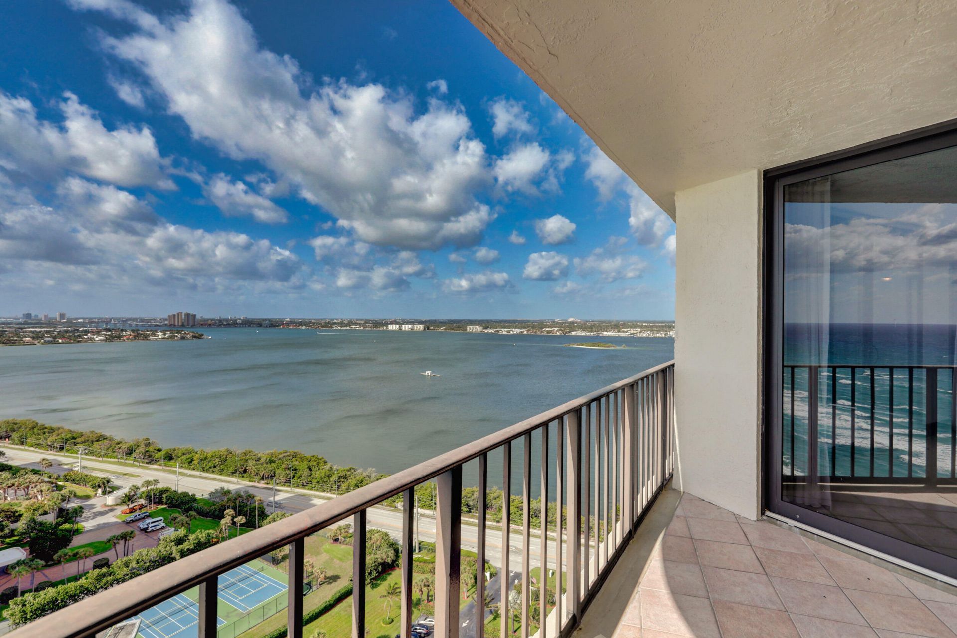5420 N Ocean Drive, Unit 2404, Singer Island, FL 33404 Photo