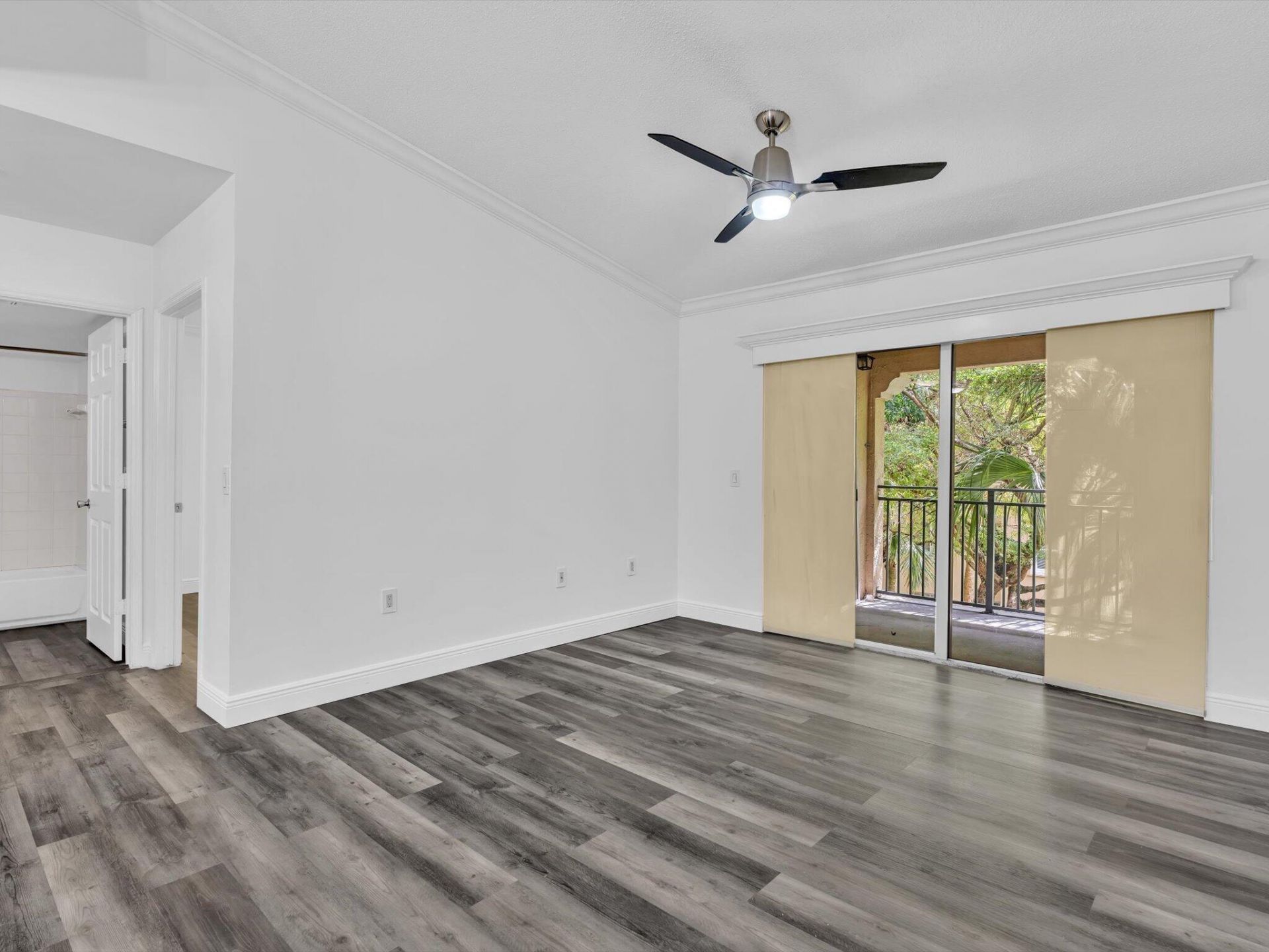 2433 Centergate Drive, Unit 306, Miramar, FL 33025 Photo
