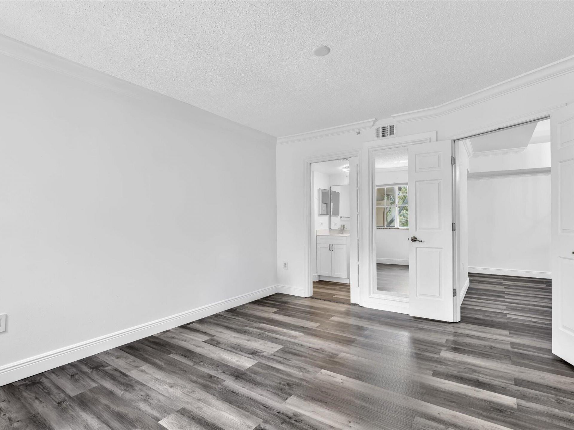 2433 Centergate Drive, Unit 306, Miramar, FL 33025 Photo
