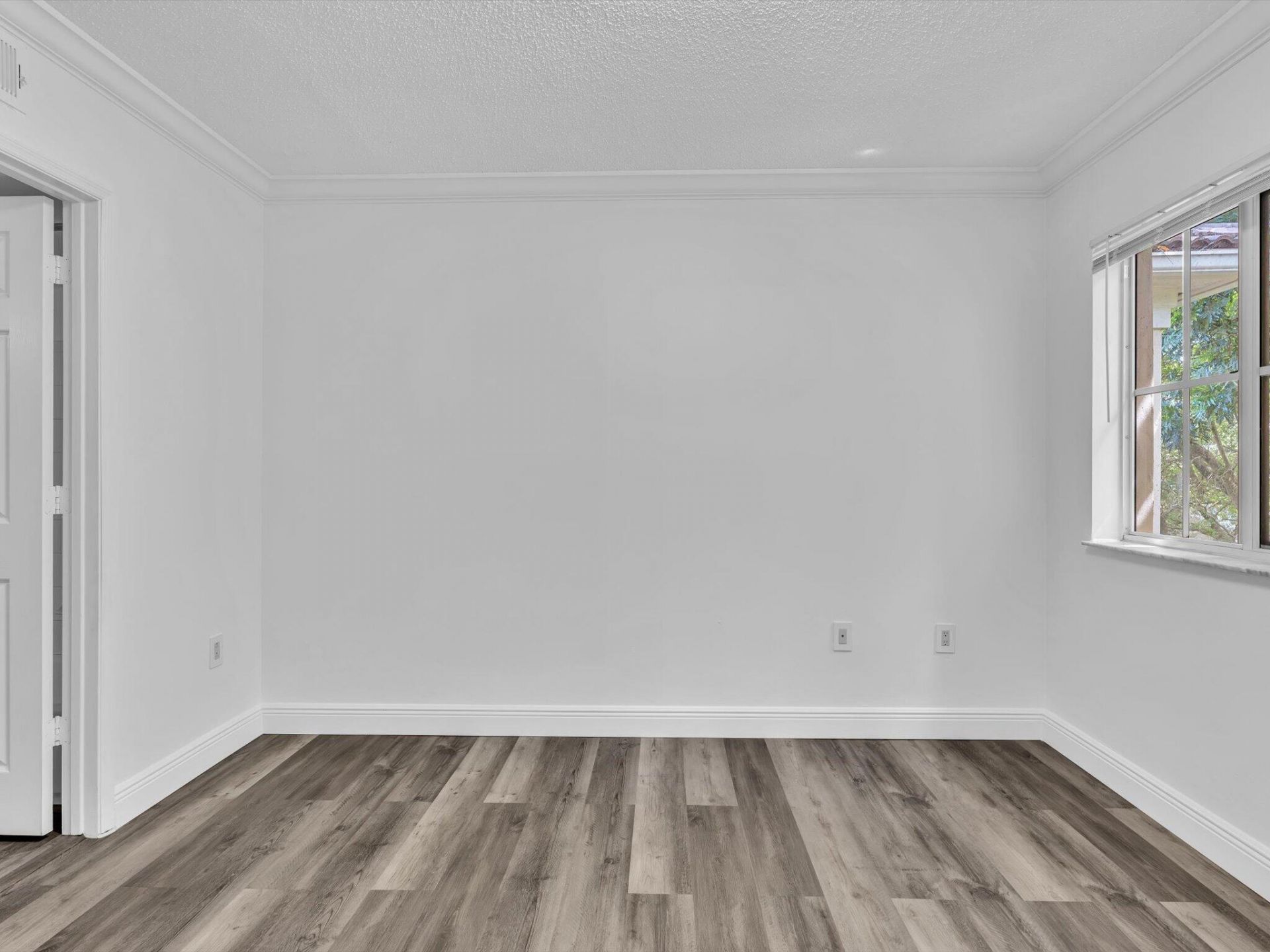 2433 Centergate Drive, Unit 306, Miramar, FL 33025 Photo