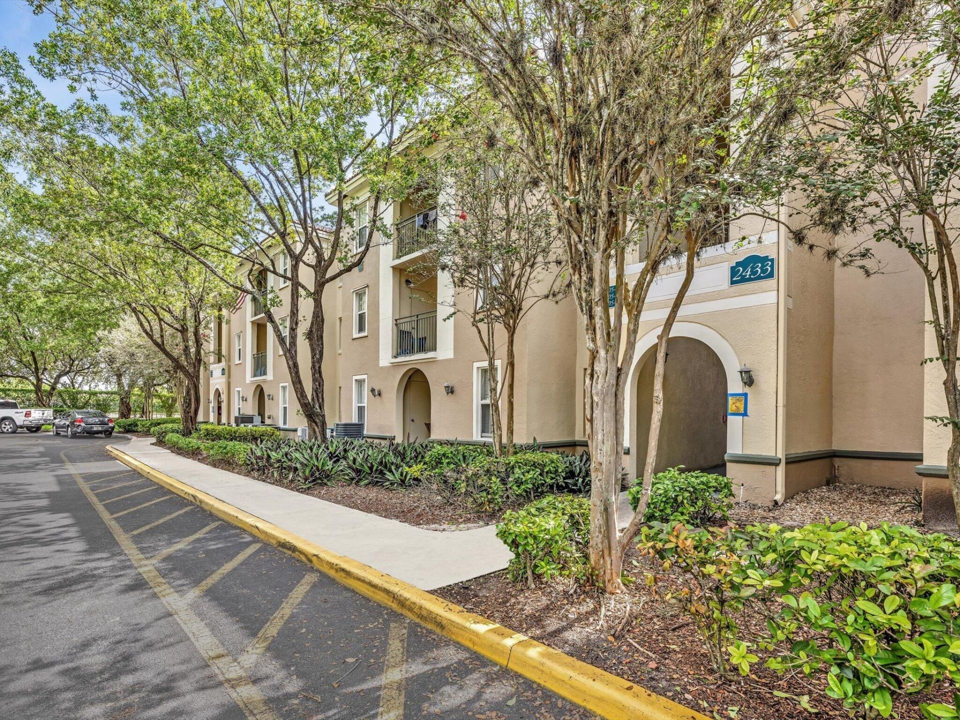 2433 Centergate Drive, Unit 306, Miramar, FL 33025 Photo