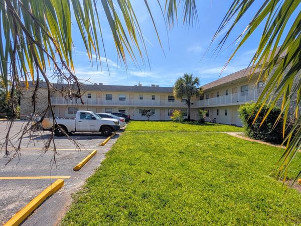 2301 SE 4th Street, Unit 15, Boynton Beach, FL 33435