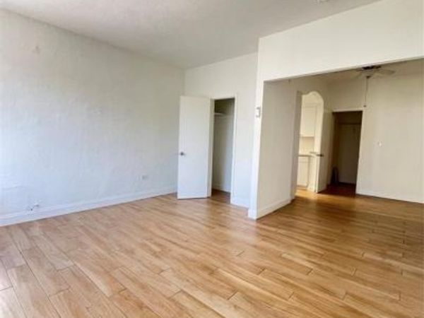 1120 PENNSYLVANIA Avenue, Unit 211, Miami Beach, FL 33139