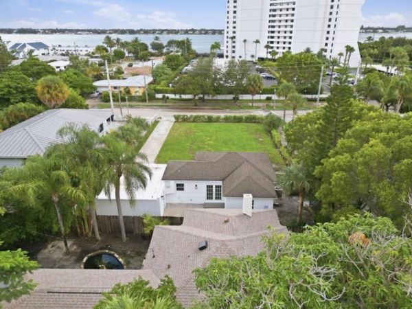 5203 N FLAGLER Drive, West Palm Beach, FL 33407