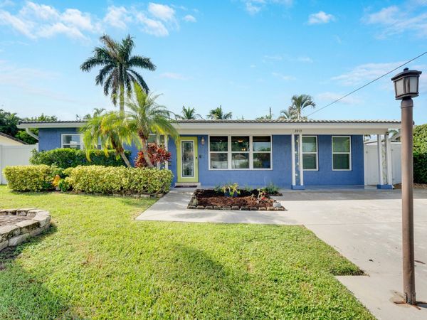 2210 NE 51ST Street, Lighthouse Point, FL 33064