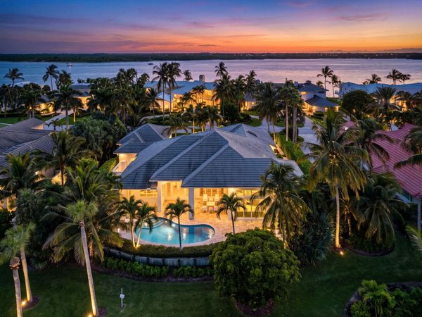 7037 SE Harbor Circle, Stuart, FL 34996