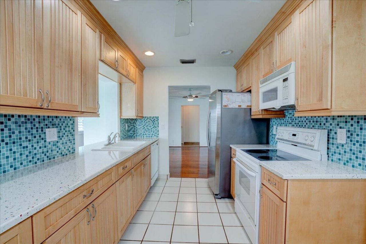 2198 SW 12th Avenue, Boynton Beach, FL 33426 Photo