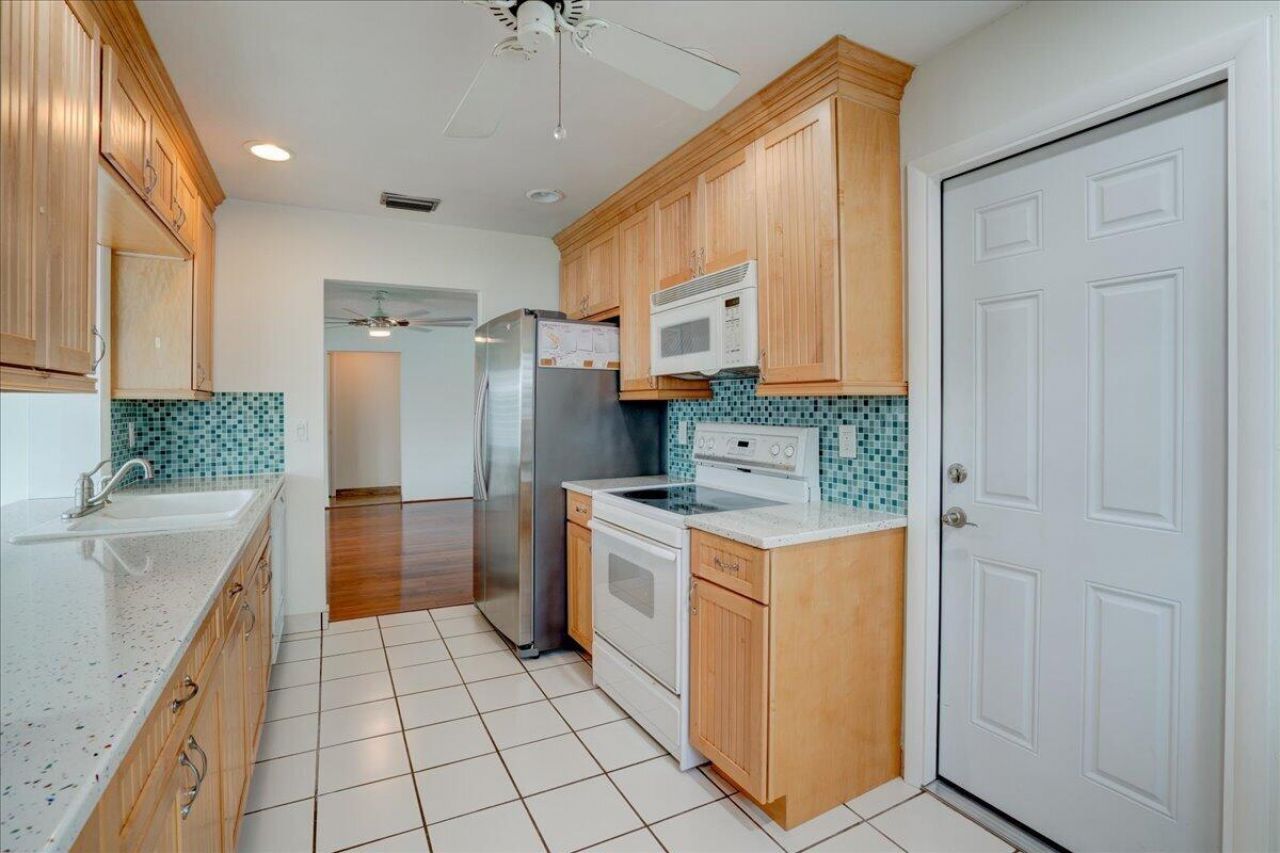 2198 SW 12th Avenue, Boynton Beach, FL 33426 Photo
