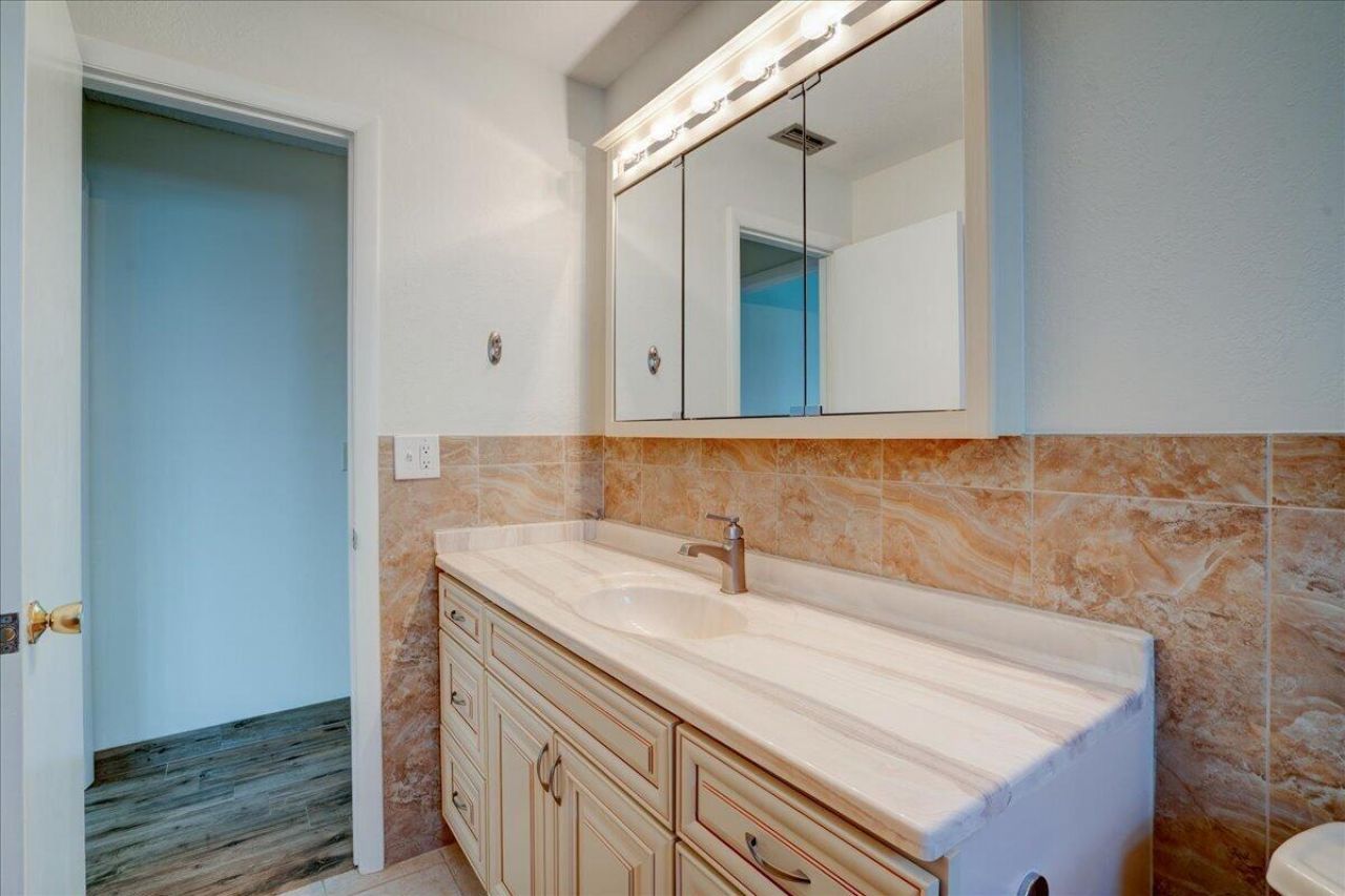 2198 SW 12th Avenue, Boynton Beach, FL 33426 Photo