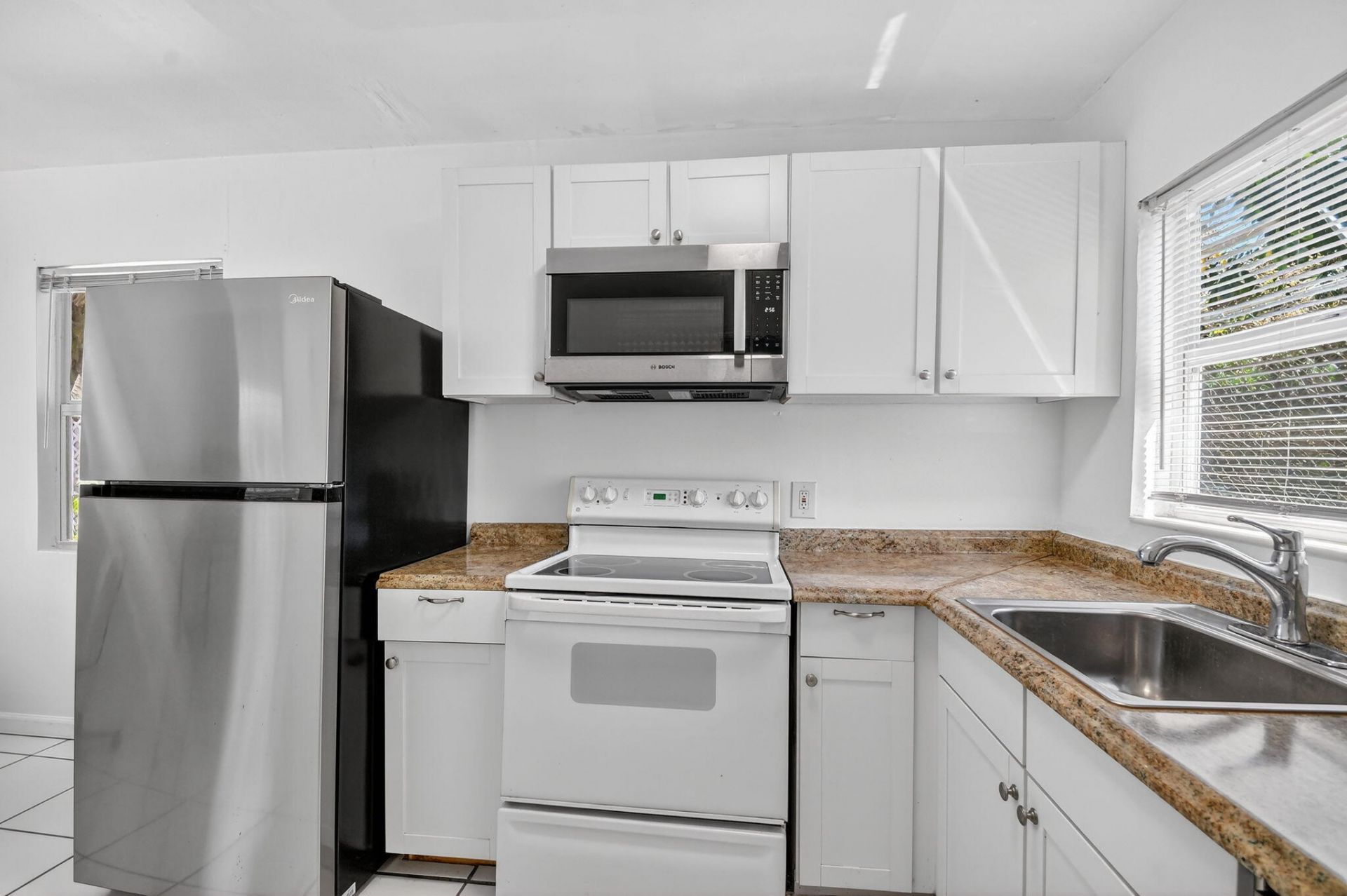 328 Monroe Drive, West Palm Beach, FL 33405 Photo
