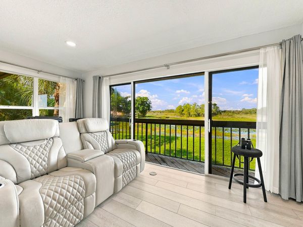 1111 DUNCAN Circle, Unit 202, Palm Beach Gardens, FL 33418