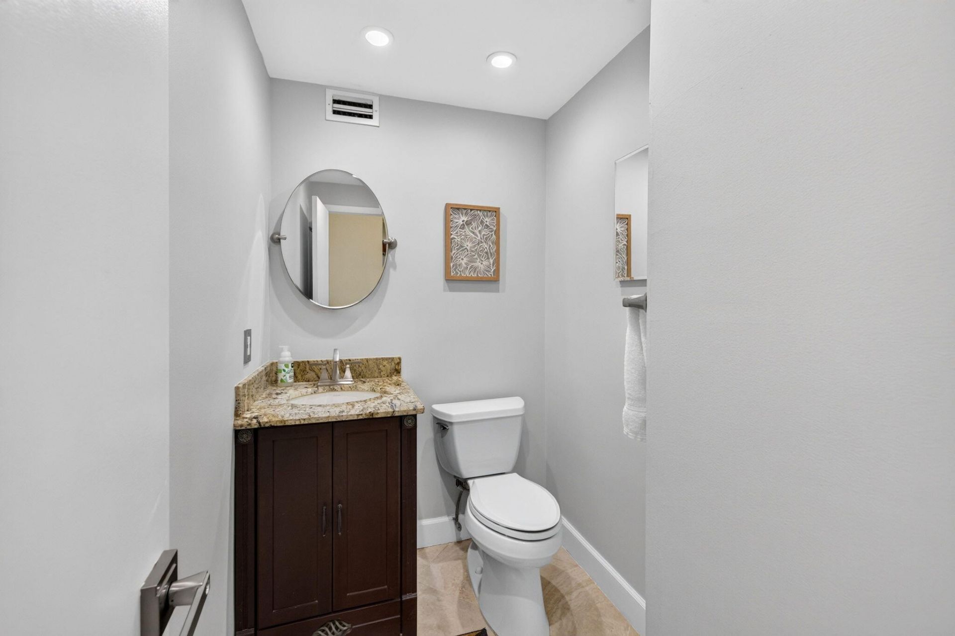 133 N Pompano Beach Boulevard, Unit Apt. Ph-5, Pompano Beach, FL 33062 Photo