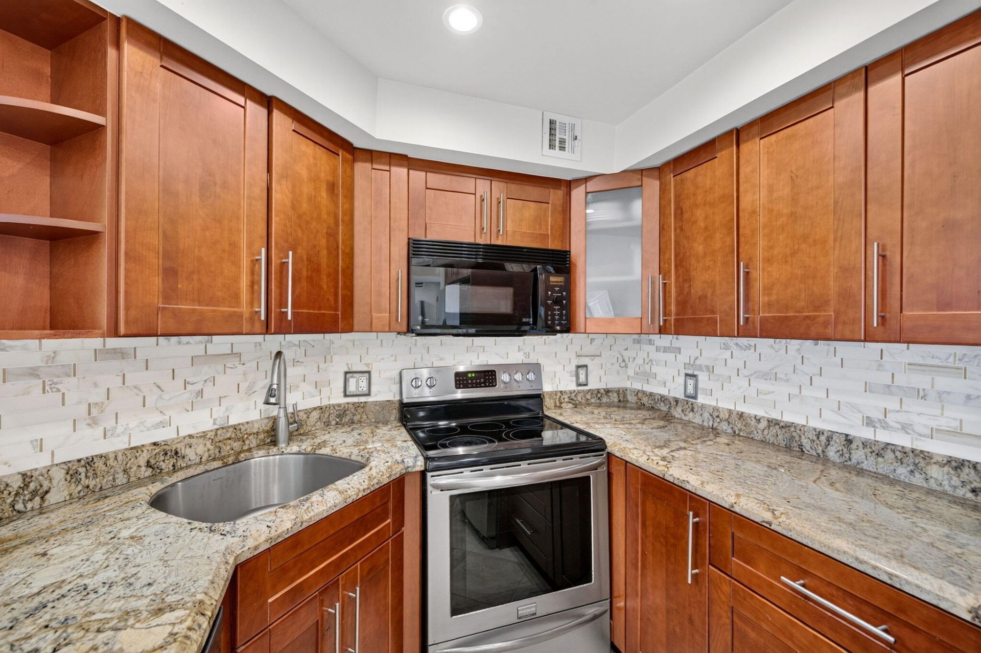133 N Pompano Beach Boulevard, Unit Apt. Ph-5, Pompano Beach, FL 33062 Photo