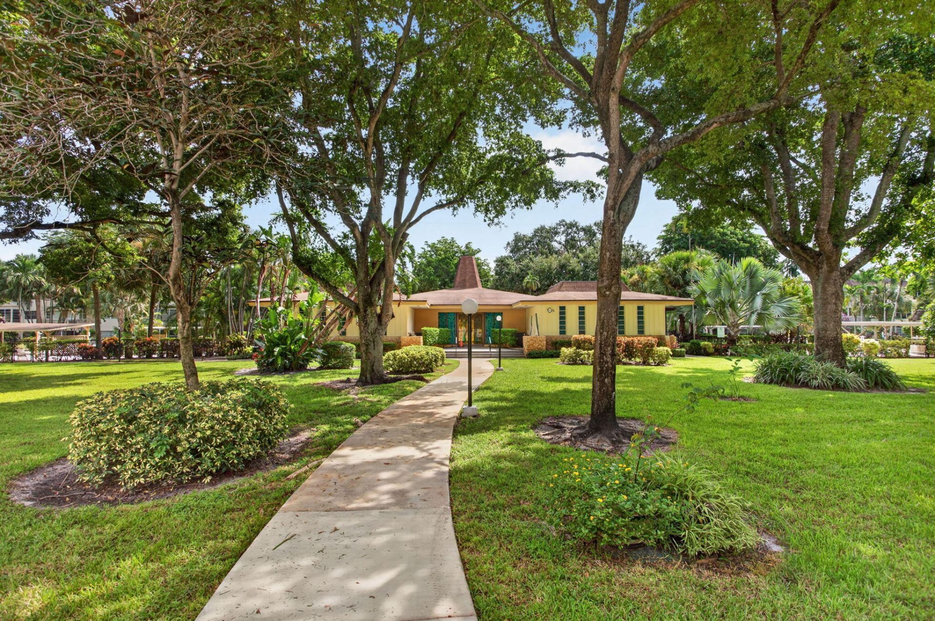 5181 W Oakland Park Boulevard, Unit 104, Lauderdale Lakes, FL 33313 Photo
