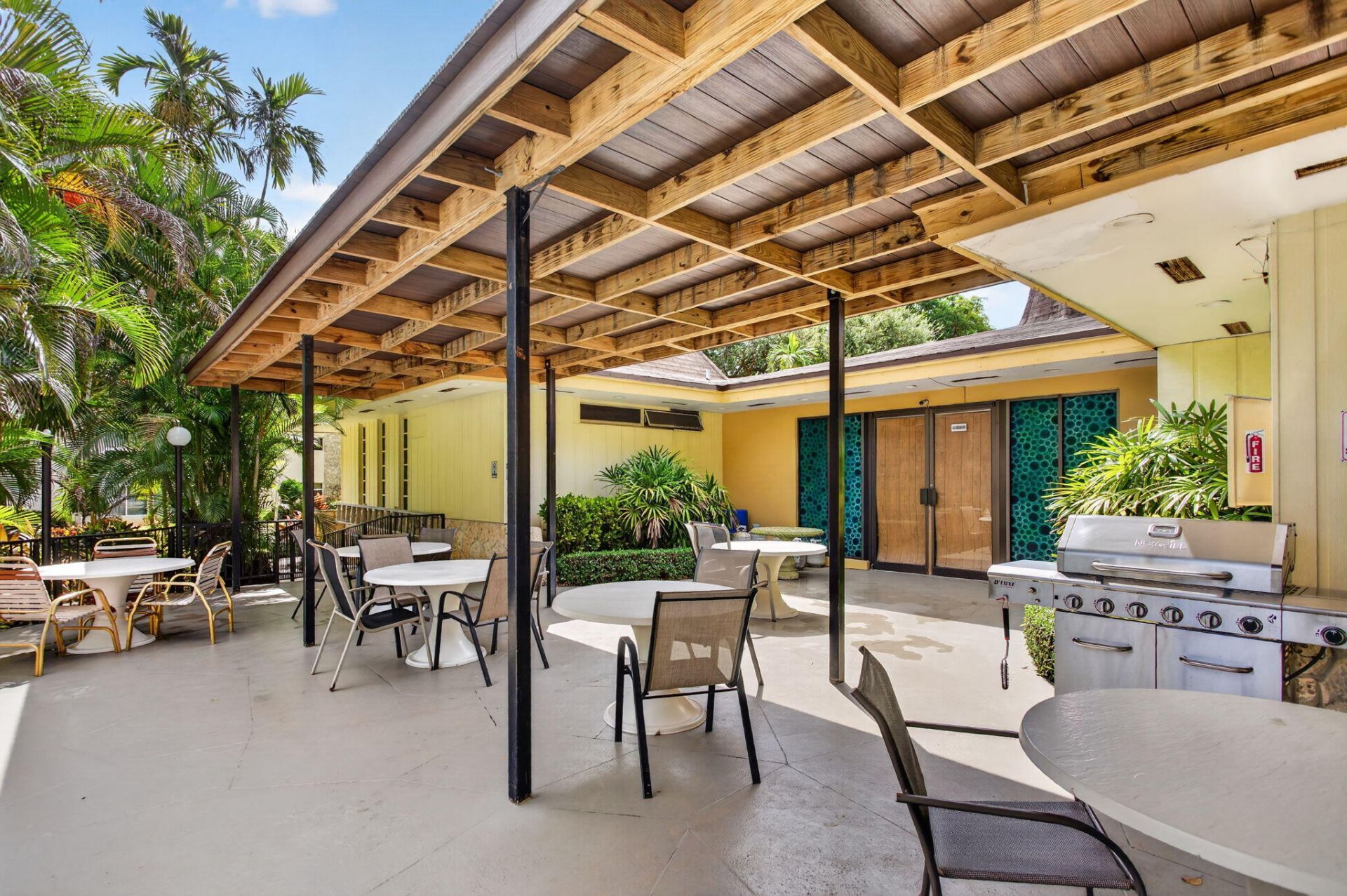 5181 W Oakland Park Boulevard, Unit 104, Lauderdale Lakes, FL 33313 Photo