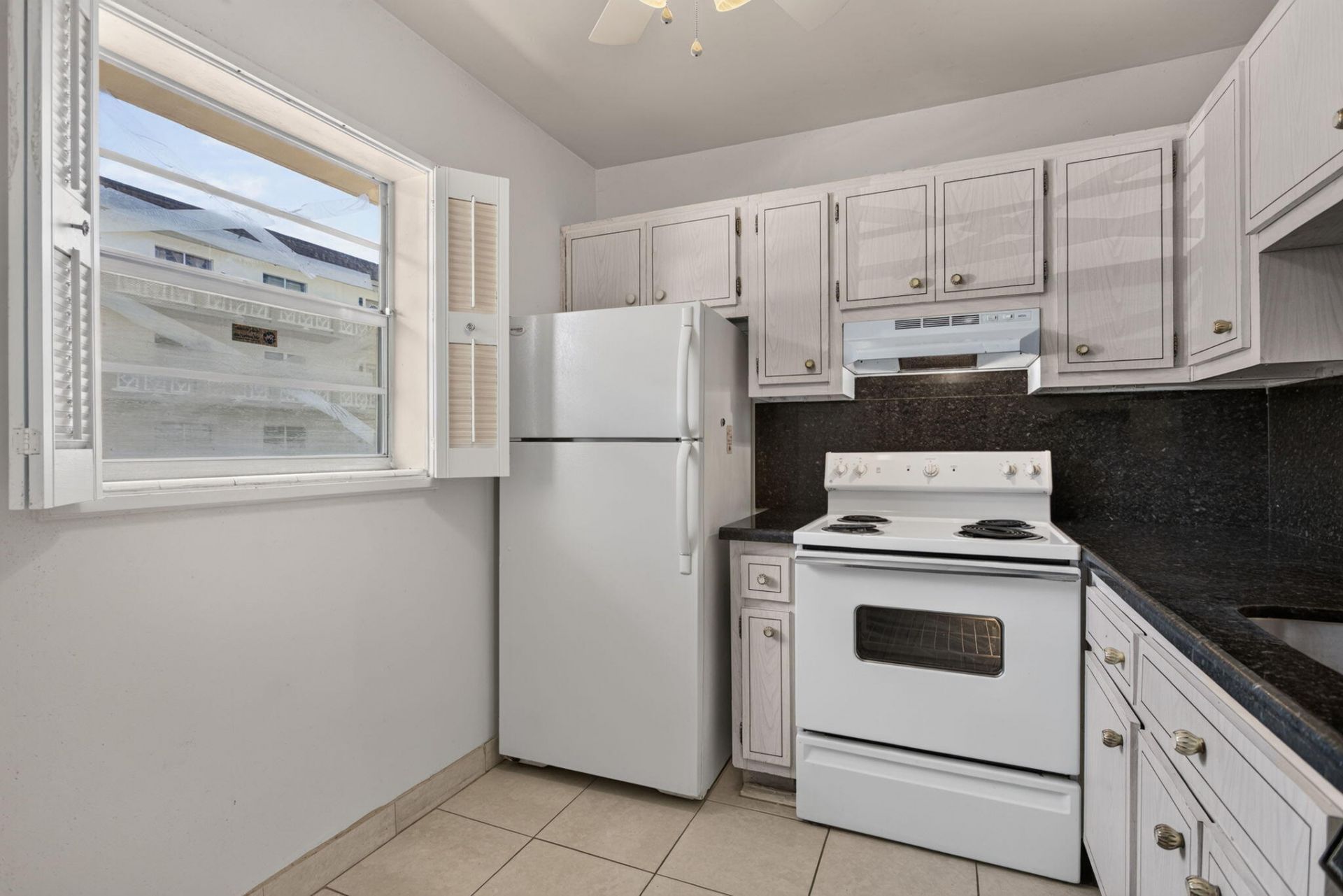 5181 W Oakland Park Boulevard, Unit 104, Lauderdale Lakes, FL 33313 Photo