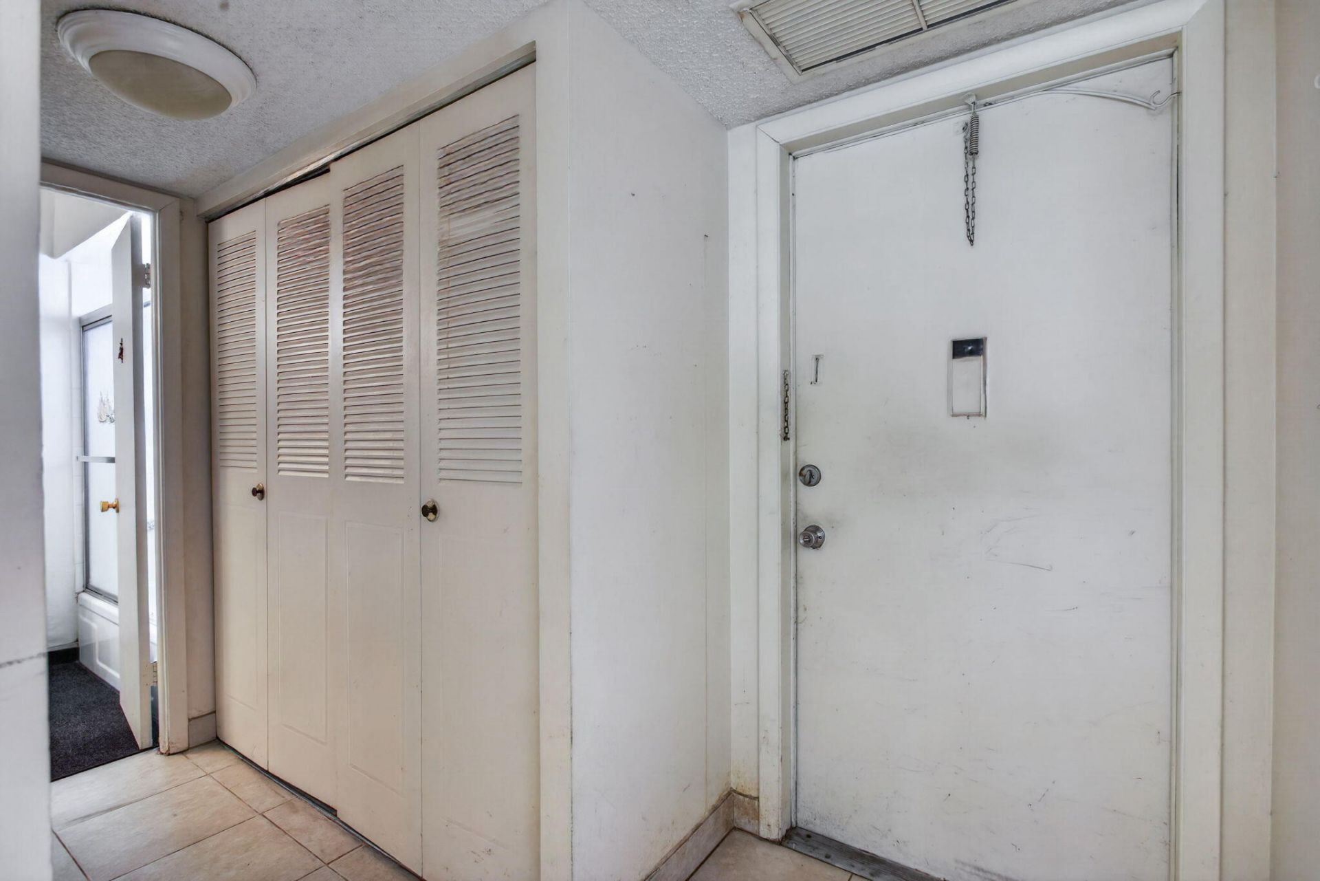 5181 W Oakland Park Boulevard, Unit 104, Lauderdale Lakes, FL 33313 Photo
