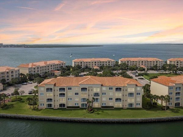 19 Harbour Isle Drive W, Unit 202, Fort Pierce, FL 34949