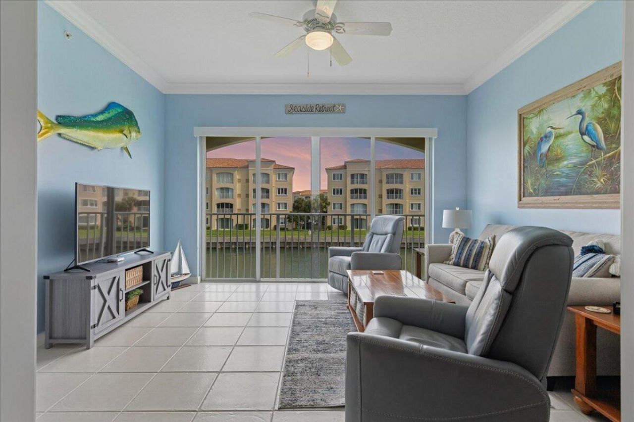 19 Harbour Isle Drive W, Unit 202, Fort Pierce, FL 34949 Photo