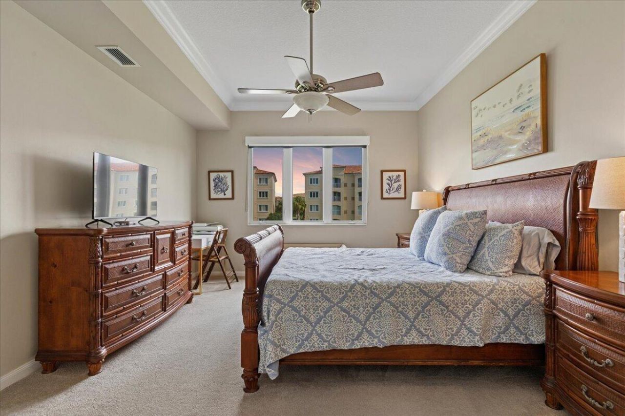 19 Harbour Isle Drive W, Unit 202, Fort Pierce, FL 34949 Photo