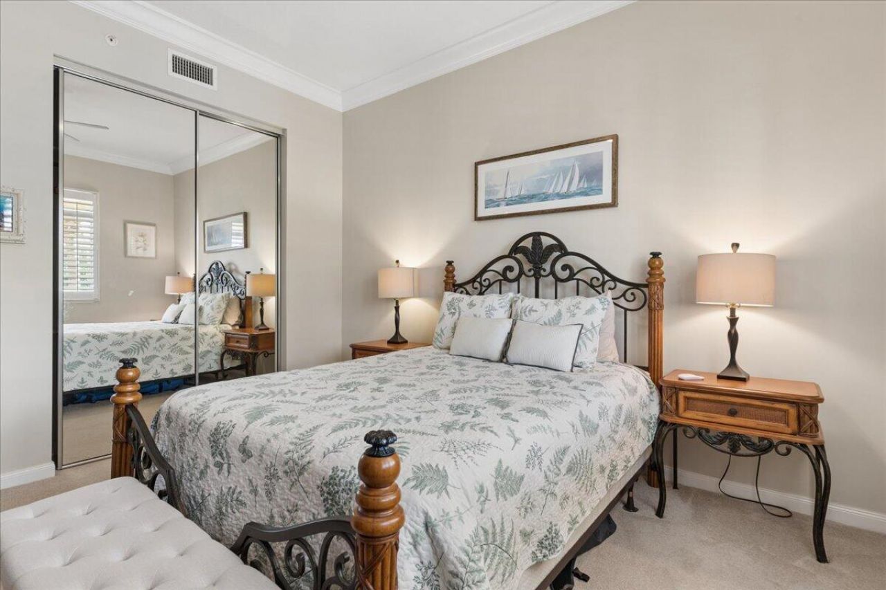 19 Harbour Isle Drive W, Unit 202, Fort Pierce, FL 34949 Photo