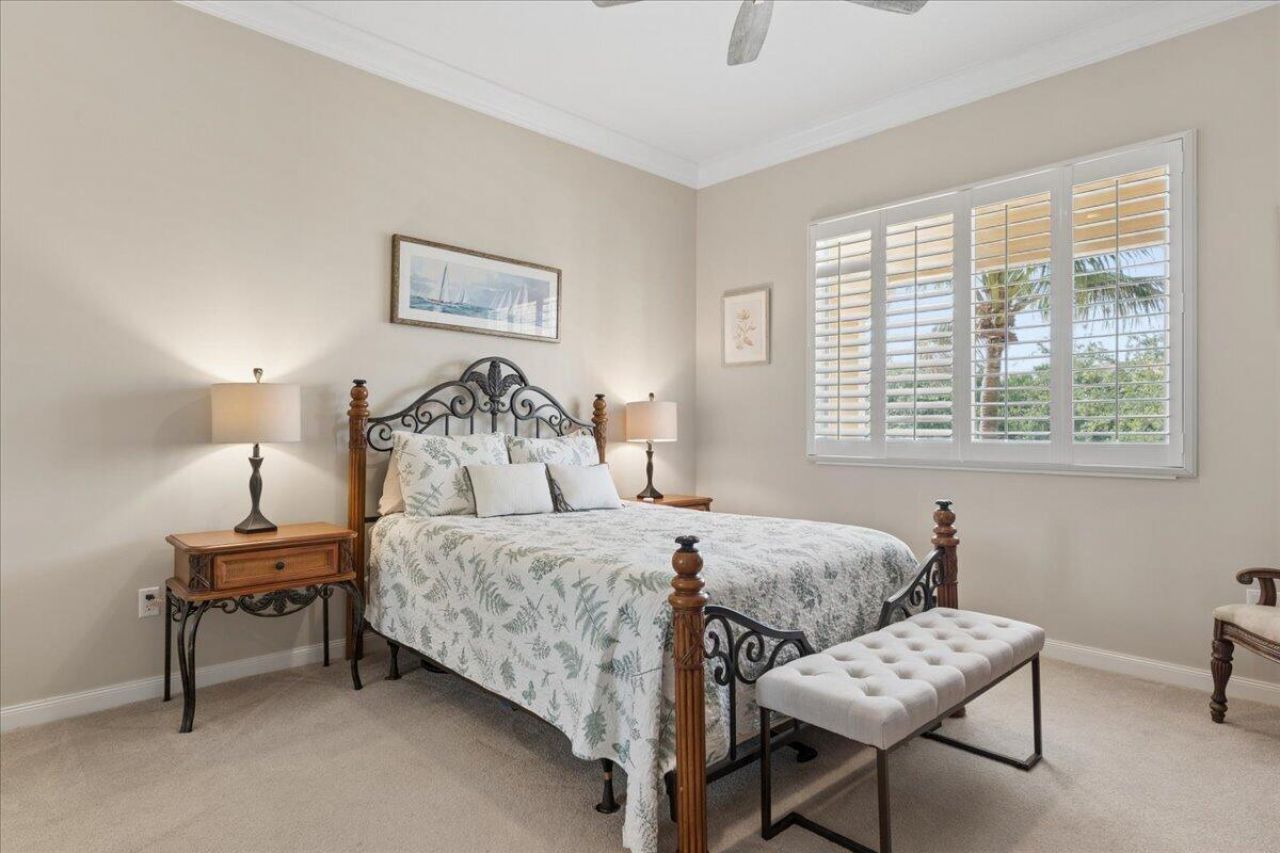 19 Harbour Isle Drive W, Unit 202, Fort Pierce, FL 34949 Photo