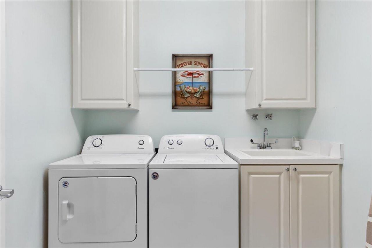 19 Harbour Isle Drive W, Unit 202, Fort Pierce, FL 34949 Photo