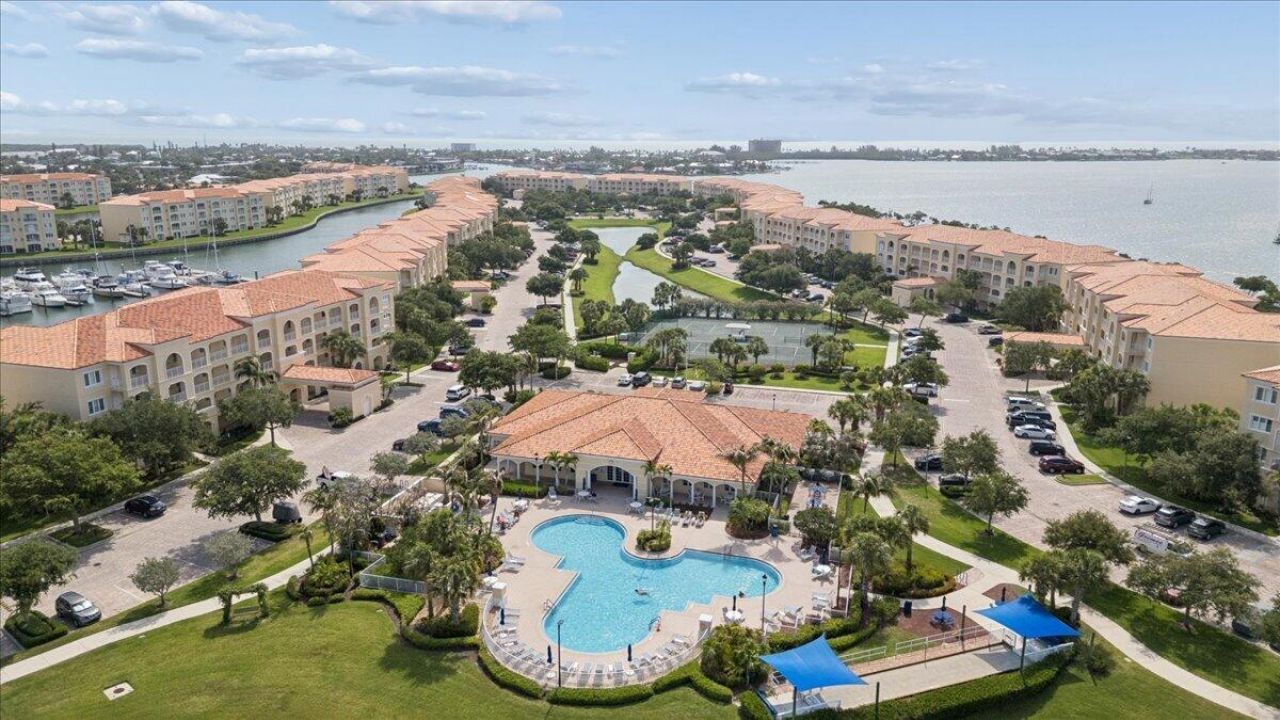 19 Harbour Isle Drive W, Unit 202, Fort Pierce, FL 34949 Photo
