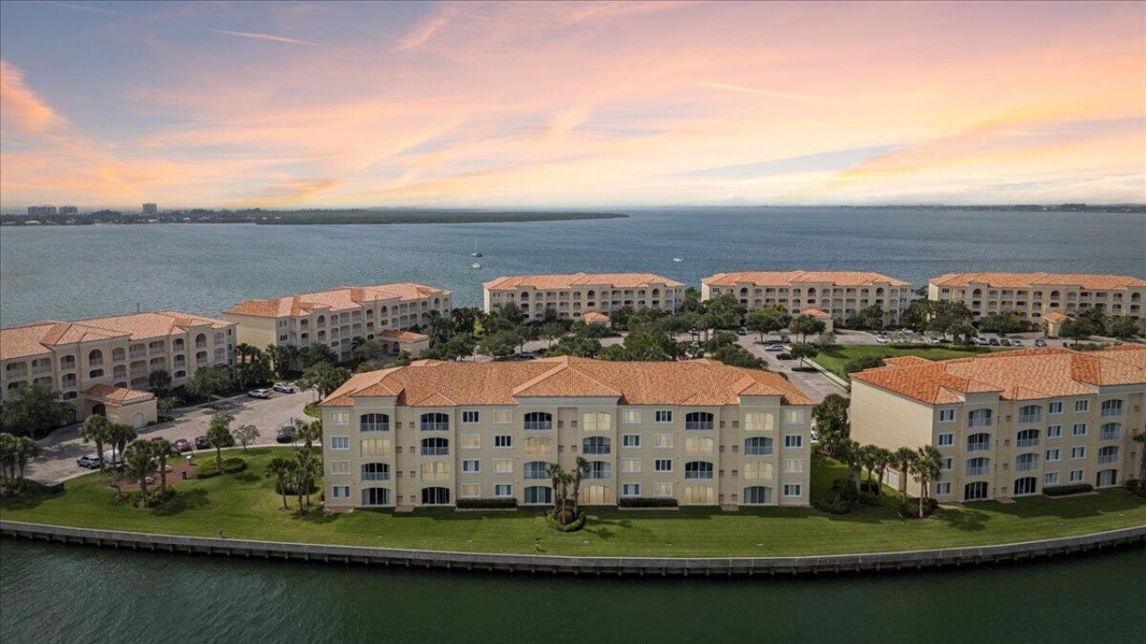 19 Harbour Isle Drive W, Unit 202, Fort Pierce, FL 34949 Photo