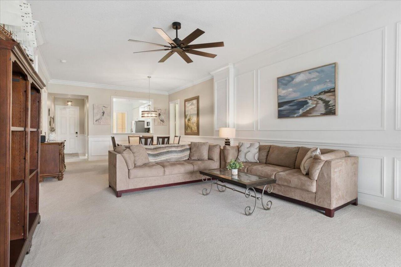 19 Harbour Isle Drive W, Unit 202, Fort Pierce, FL 34949 Photo