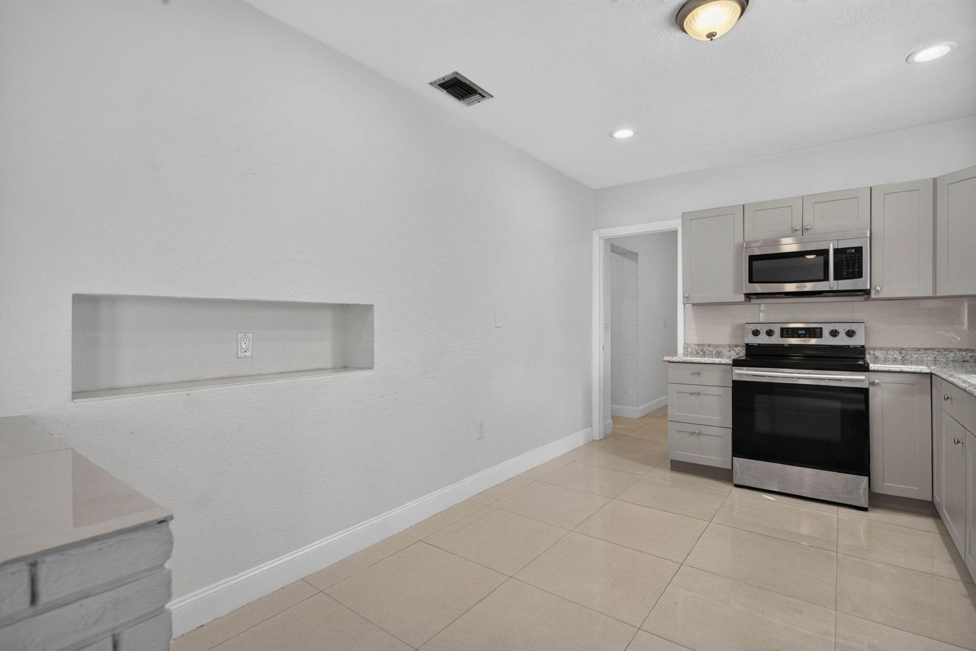 7571 Lasalle Boulevard, Miramar, FL 33023 Photo