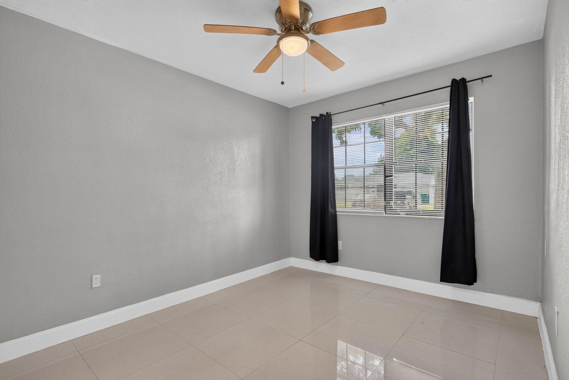 7571 Lasalle Boulevard, Miramar, FL 33023 Photo