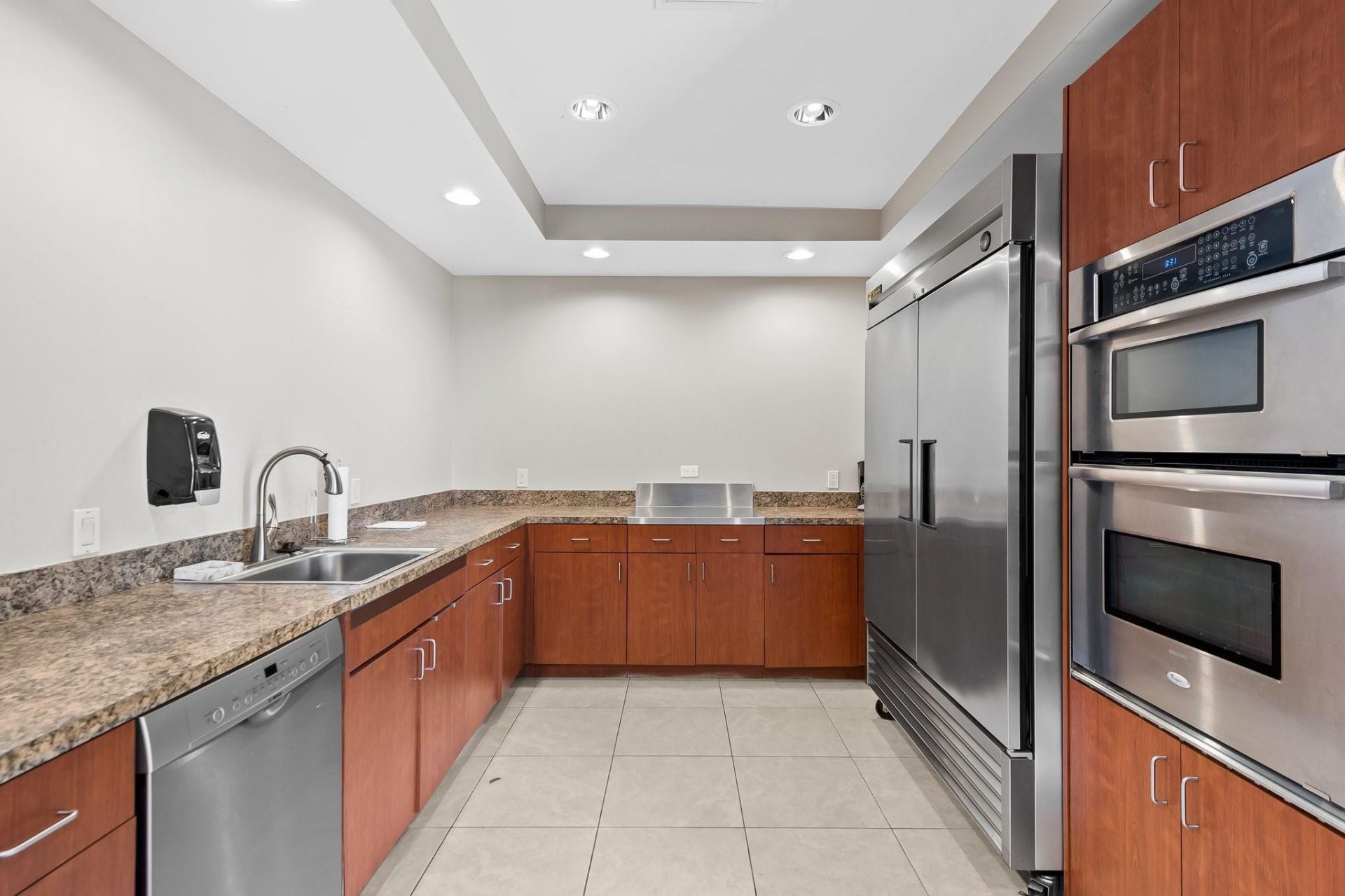 3300 NE 36th Street, Unit 309, Fort Lauderdale, FL 33308 Photo