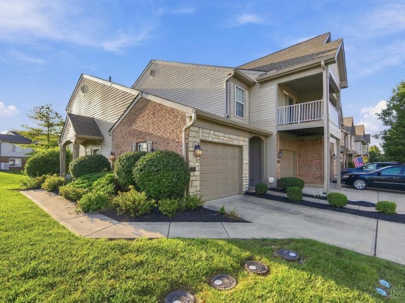5786 Bayswater Drive, Mason, OH 45040 Photo 2