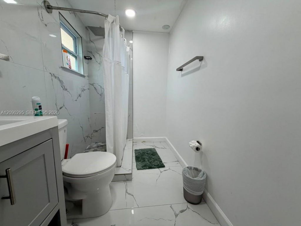 975 SW 10th St, Unit 3, Miami, FL 33130 Photo