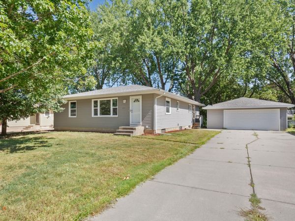 4242 Limestone Drive, Eagan, MN 55122