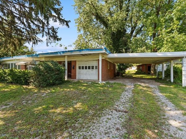 2 Notre Dame Hills , Belleville, IL 62223