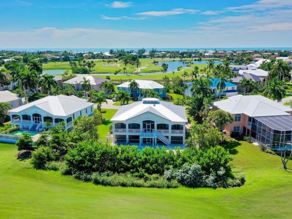 824 Birdie View Pt, Sanibel, FL 33957