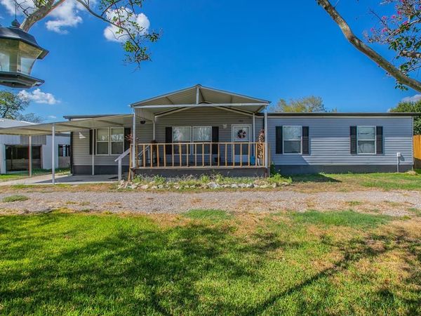 103 Elm Street, Donie, TX 75838