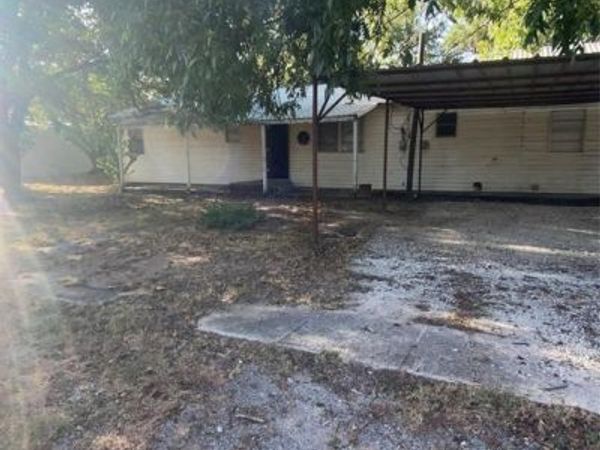 600 2nd Street, Cross Plains, TX 76443