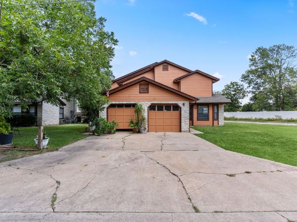 108 LEONA ST, Lockhart, TX 78644