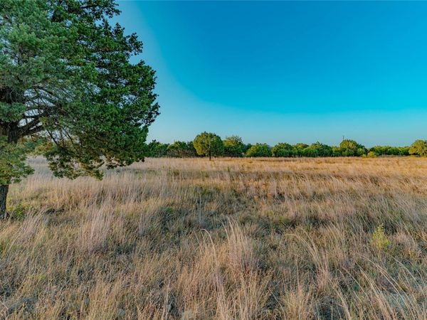 591 Ramms DR, Florence, TX 76527