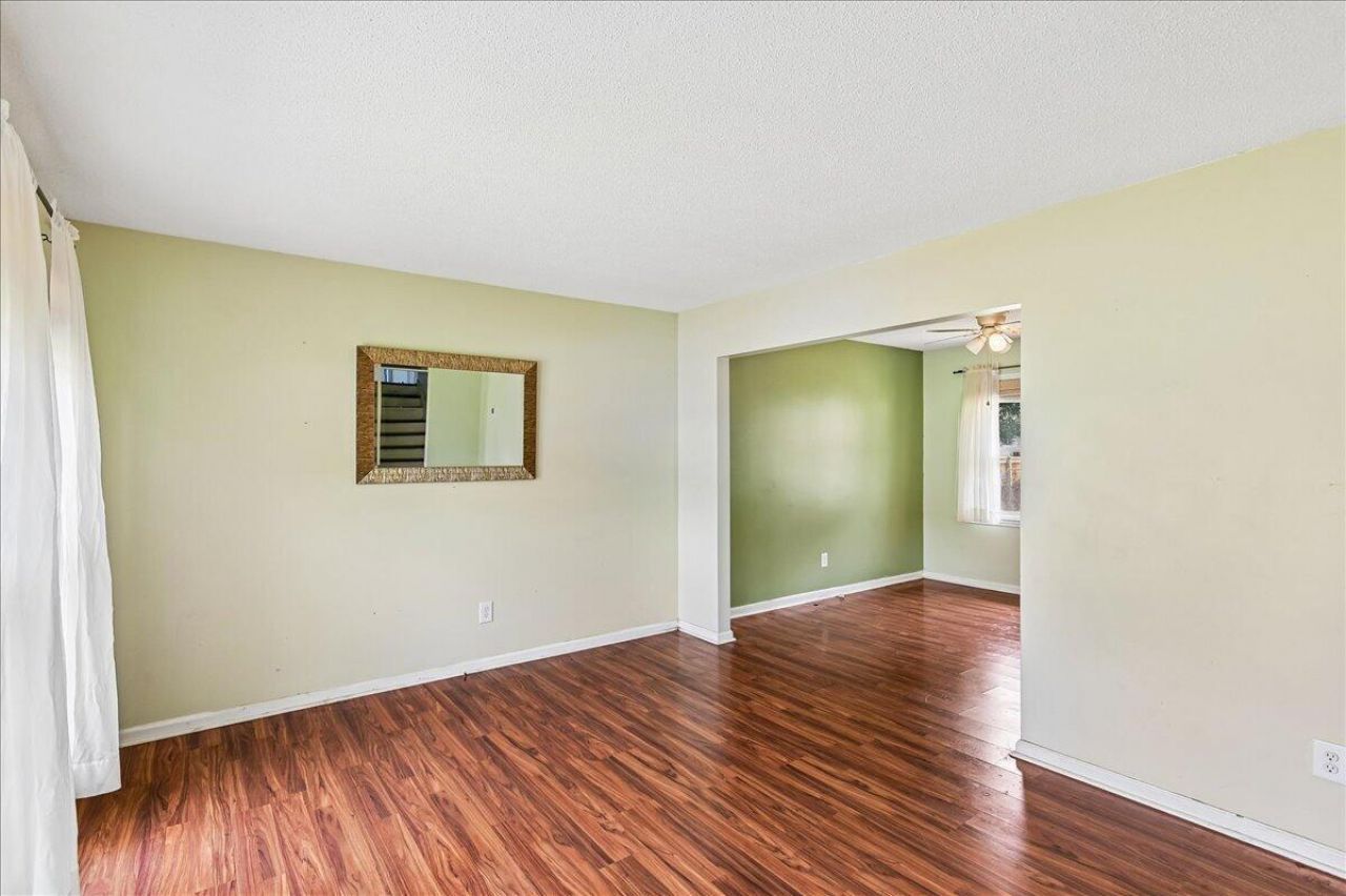 1263 Honeysuckle Lane Photo 10